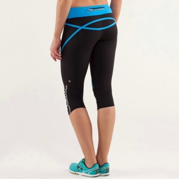 Lululemon Pace‎ Crop Black / Beach Blanket Blue - Picture 1 of 9